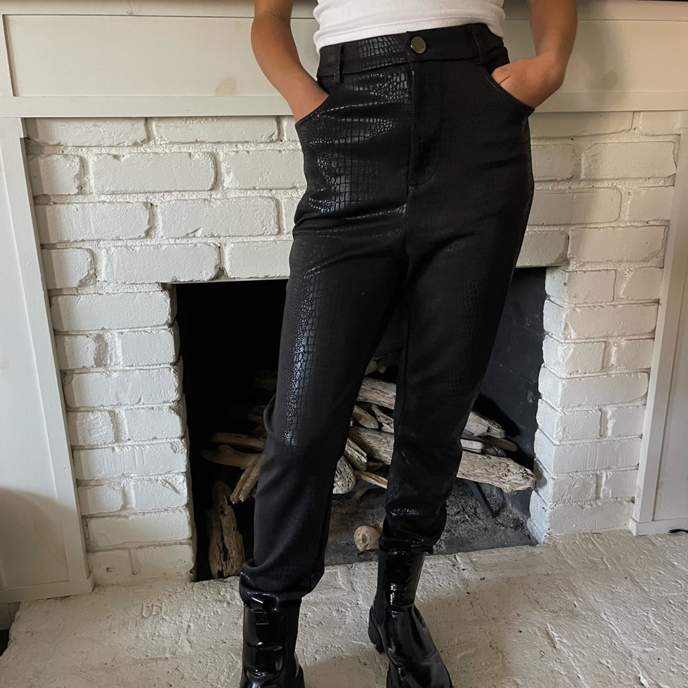 ⚡️ SHEIN faux leather jegging ⚡️